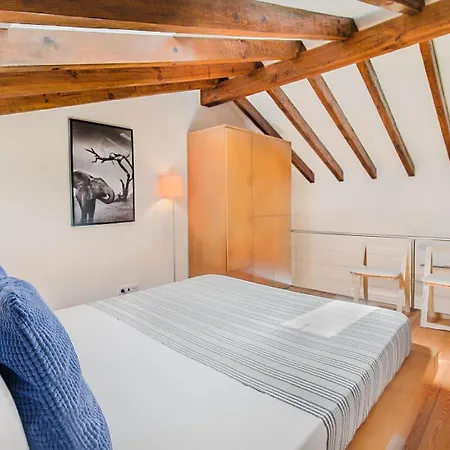 Cozy Duplex In The Picturesque Graca Lisbon