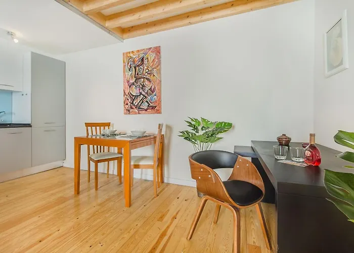 Cozy Duplex In The Picturesque Graca Lisbon