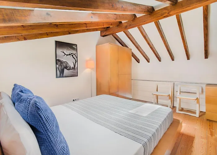 Cozy Duplex In The Picturesque Graca Lisbon